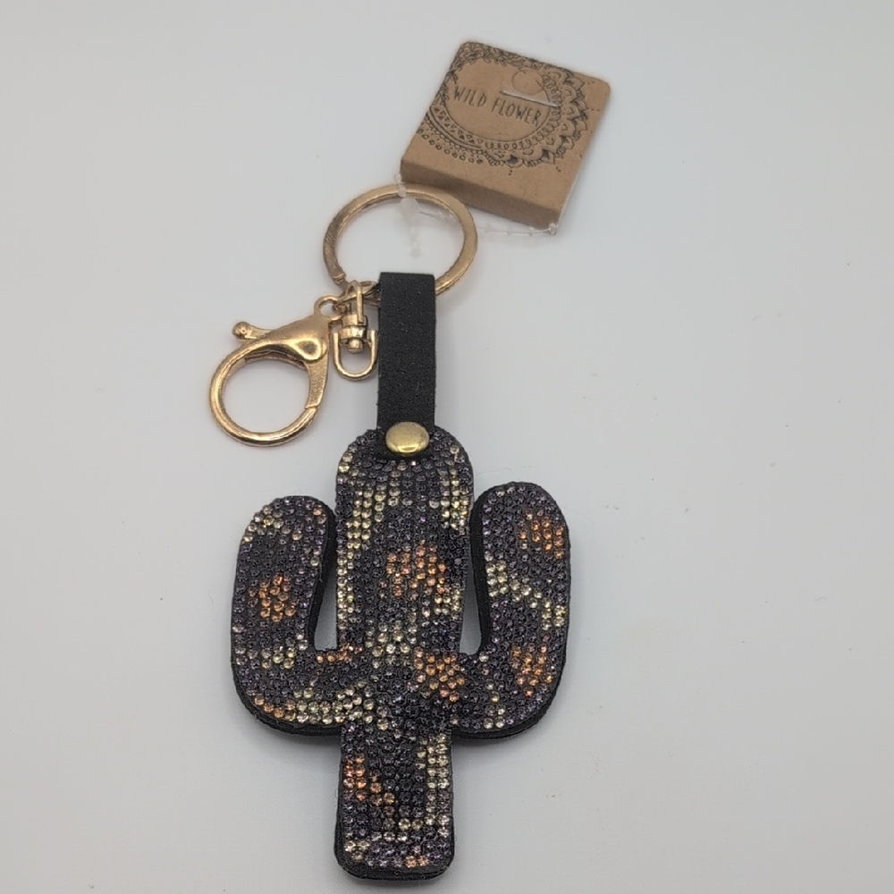 CHOOSE ONE ✨Cactus Key chain/ Bag Charm - Picture 1 of 6